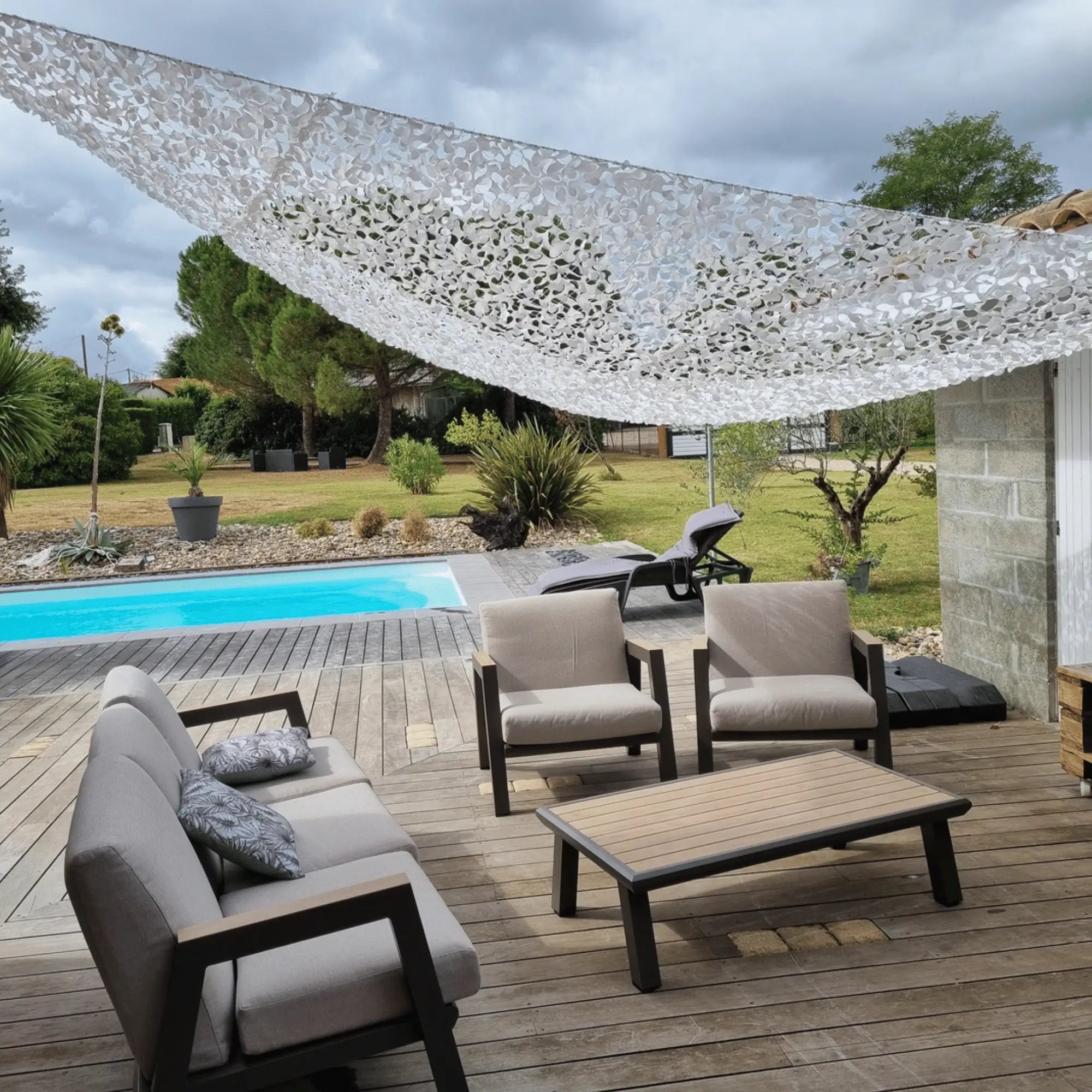 Rete mimetica triangolare bianca